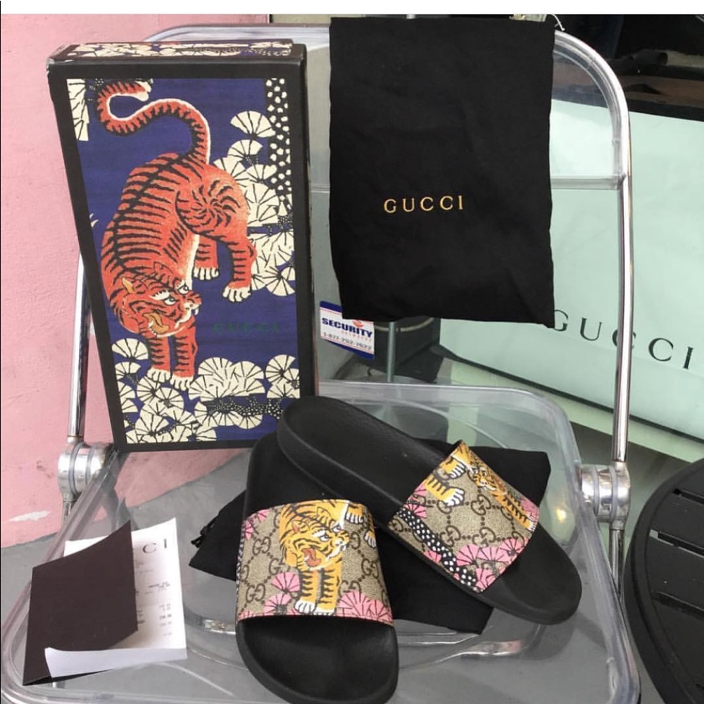 Gucci bengal slides size 7
